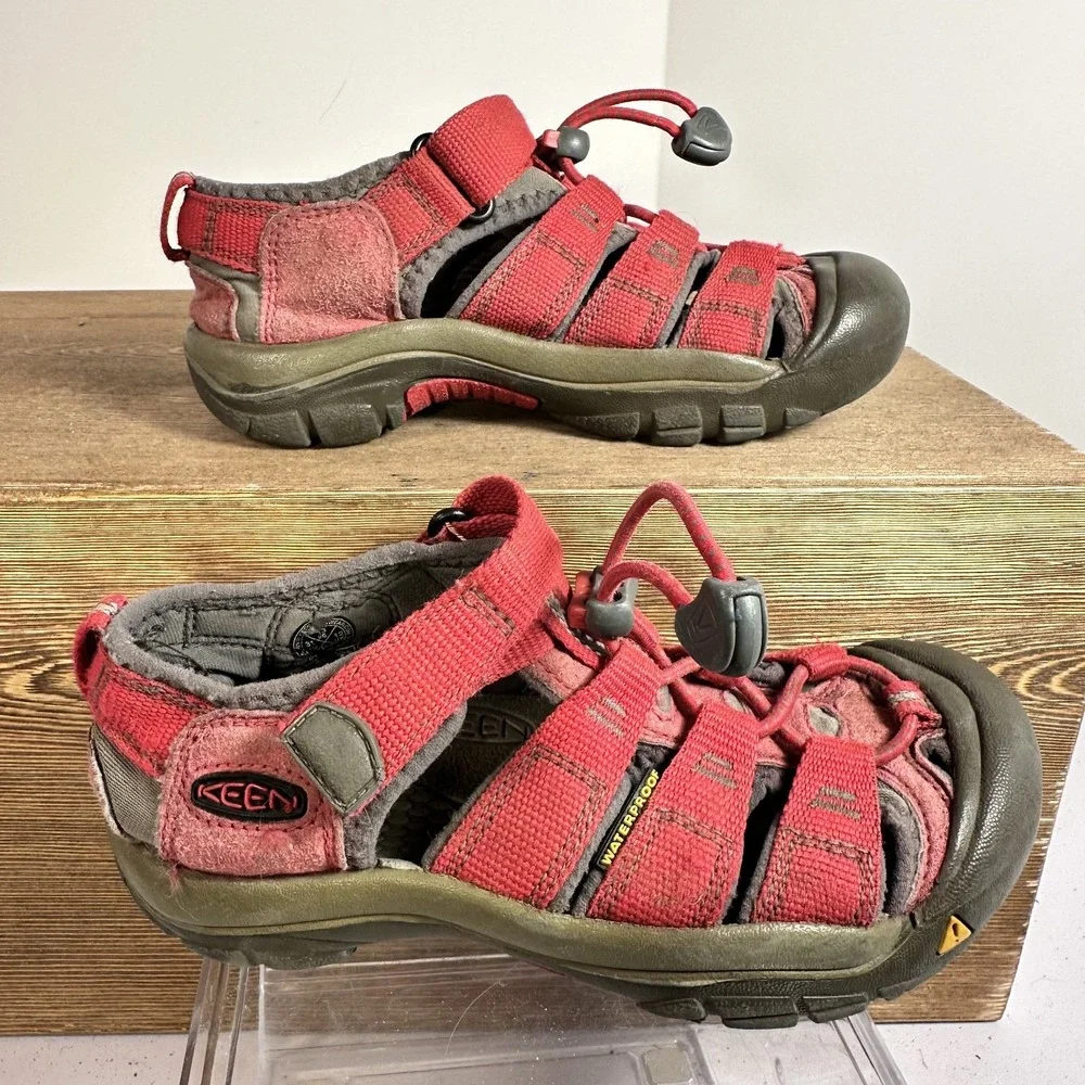 Keen Newport H2 Waterproof Sport Sandals Youth 13 Outdoor Hiking Fisherman Pink